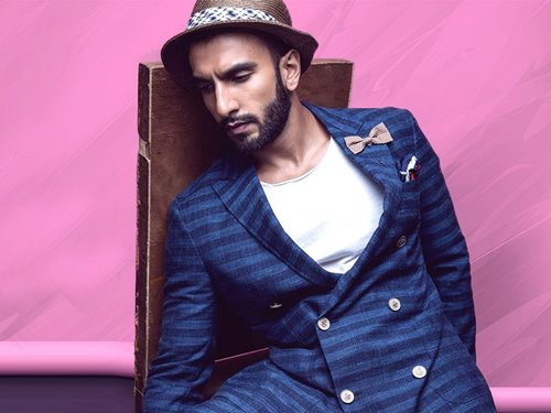 Ranveer Singh couldn't help but dance while watching Sultan in a Paris theater