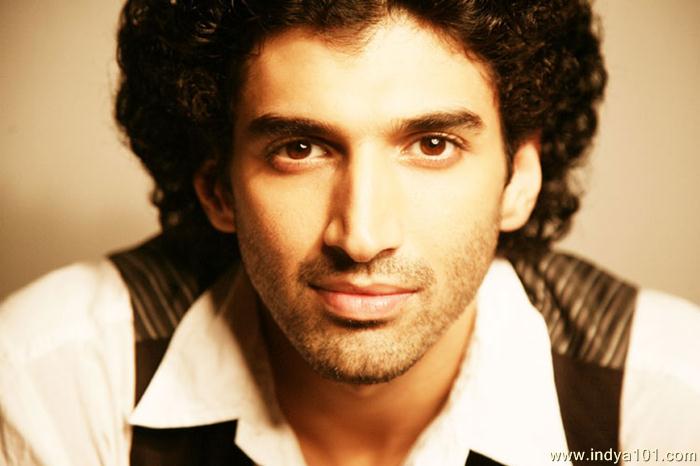 Aditya Roy Kapoor Photo - (700x466) : 