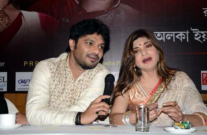 Alka Yagnik, Babul Supriyo launch Rabindra Sangeet album Photo - (700x457)  : 