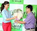 Deepika Padukone promotes ‘Cocktail’ at Reliance store