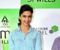Deepika Padukone promotes ‘Cocktail’ at Reliance store