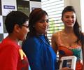 Jacqueline Fernandez Unveils The New HTC One Android Mobile