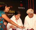 Lata Mangeshkar launches Javed Akhtar’s book ‘Tarkash’