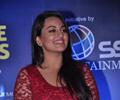 Ranveer And Sonakshi Promotional Tour For Lootera At Samsung Store