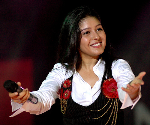 Sunidhi Chauhan to perform in Muscat next month  