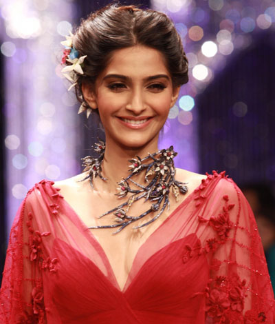 There is no man in my life: Sonam Kapoor