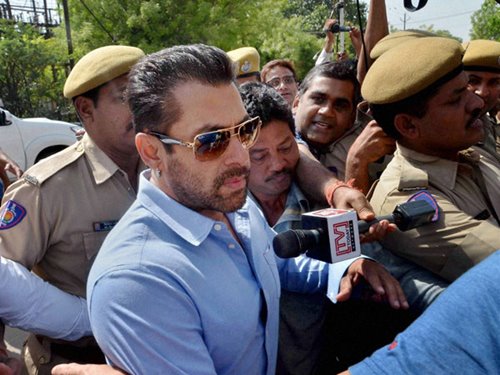 Bollywood actor Salman Khan robbed at nightclub in Mumbai