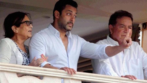 Salman Khan’s father Salim Khan hospitalized