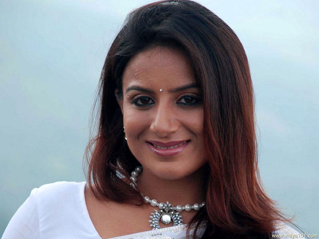 Pooja Gandhi wallpaper - (1024x768) : Pooja Gandhi wallpaper - (1024x768) :