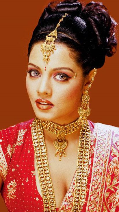 Celina Jaitley wallpaper - (1024x768) : Celina Jaitley wallpaper - (1024x768) :