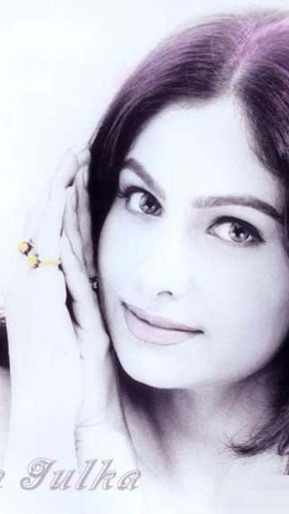 Ayesha Jhulka wallpaper - (1024x768) : Ayesha Jhulka wallpaper - (1024x768) :