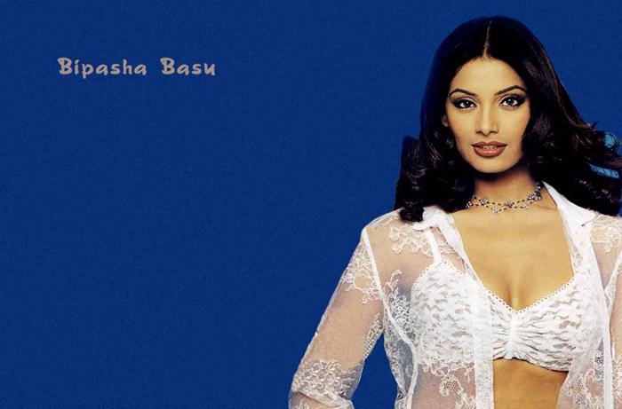 Bipasha Basu Photo - high quality (700x461) .