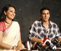 Akshay and Sonakshi at ‘Rowdy Rathore’ success press meet