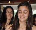 Alia Bhatt At The Inauguration of Painting Exhibition SPLASSH