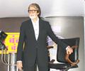 Amitabh Bachchan flags off the KBC 7 hot seat van