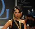 Angela Johnson walked the ramp for Gehna Jewellers of IIJW 2011