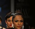 Angela Johnson walked the ramp for Gehna Jewellers of IIJW 2011