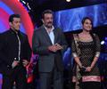 Cast of ‘Son of Sardaar’ Promote Movie on Bigg Boss 6 set