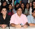 Chashme Baddoor cast at Mithibai College