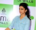 Deepika Padukone promotes ‘Cocktail’ at Reliance store