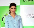 Deepika Padukone promotes ‘Cocktail’ at Reliance store