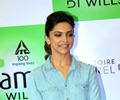 Deepika Padukone promotes ‘Cocktail’ at Reliance store