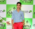 Deepika Padukone promotes ‘Cocktail’ at Reliance store