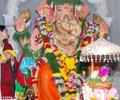 Deglam Nargis Fakhri seeks Ganpati''s blessings