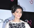 Graceful & elegant Sonam Kapoor at Ave 29 Art Gallery Opening