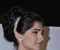 Graceful & elegant Sonam Kapoor at Ave 29 Art Gallery Opening