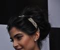 Graceful & elegant Sonam Kapoor at Ave 29 Art Gallery Opening