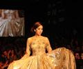 Karishma Kapoor Walks The Ramp For Vikram Phadnis At LFW 2013