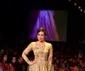 Karishma Kapoor Walks The Ramp For Vikram Phadnis At LFW 2013