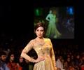 Karishma Kapoor Walks The Ramp For Vikram Phadnis At LFW 2013