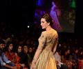 Karishma Kapoor Walks The Ramp For Vikram Phadnis At LFW 2013