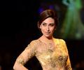 Karishma Kapoor Walks The Ramp For Vikram Phadnis At LFW 2013