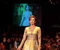 Karishma Kapoor Walks The Ramp For Vikram Phadnis At LFW 2013