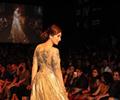 Karishma Kapoor Walks The Ramp For Vikram Phadnis At LFW 2013