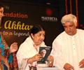 Lata Mangeshkar launches Javed Akhtar’s book ‘Tarkash’