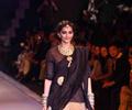 Madhuri Dixit and Sonam Kapoor Ramp Walk at IIJW Grand Finale