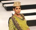 Malaika Arora Khan Walks the Ramp for Vikram Phadnis at BPFT 2012