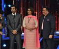 Ranbir Kapoor With Dad And Mom Promotes Besharam At JDJ