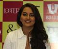 Ranveer And Sonakshi Launch Mills And Boon Lootera Novels Pack