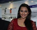 Ranveer And Sonakshi Promotional Tour For Lootera At Samsung Store