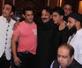 Shahrukh And Salman Hugged Each Other At Baba Siddiqui Iftar Party