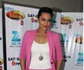 Sonakshi And Ranveer Promote Lootera On Dance India Dance Super Moms