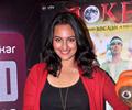 Sonakshi Sinha promotes ''Joker'' with aliens