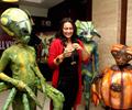 Sonakshi Sinha promotes ''Joker'' with aliens