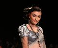 Sonal Chauhan Ramp Walk at IIJW 2011