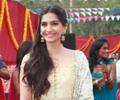 Sonam Kapoor At Raanjhanaa Movie Press Meet